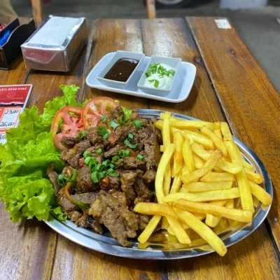 Filé com Fritas e Queijo